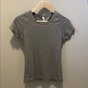 Lululemon Let Be Short Sleeve Shirt Size 4